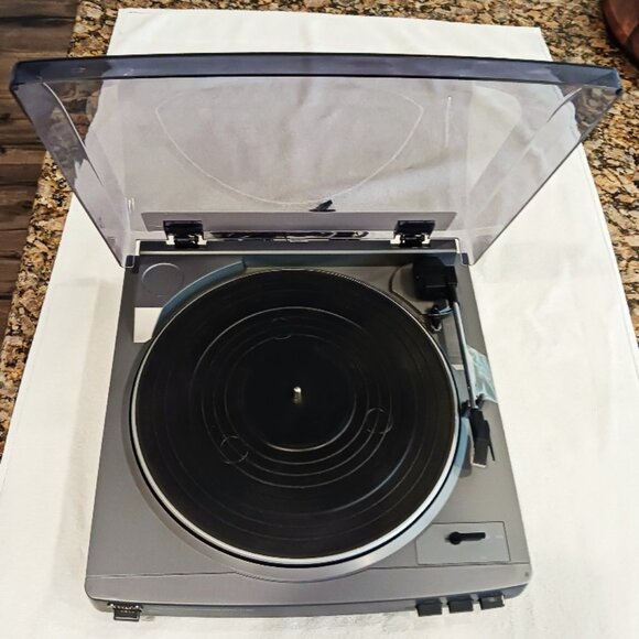 Aiwa PX-E850 Automatic Belt Drive Turntable - NEW! - Picture 1 of 6